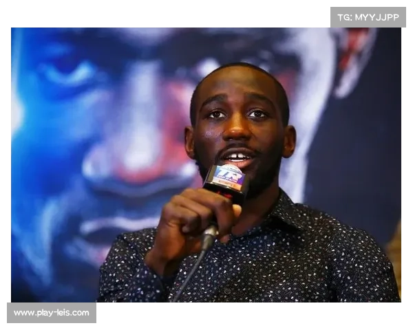 克劳福德在第九回合激烈对轰中毫不示弱展现无可匹敌的强悍实力