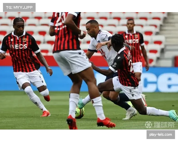 半场战报：尼斯1-0领先布雷斯特，莫菲门前抢点破门